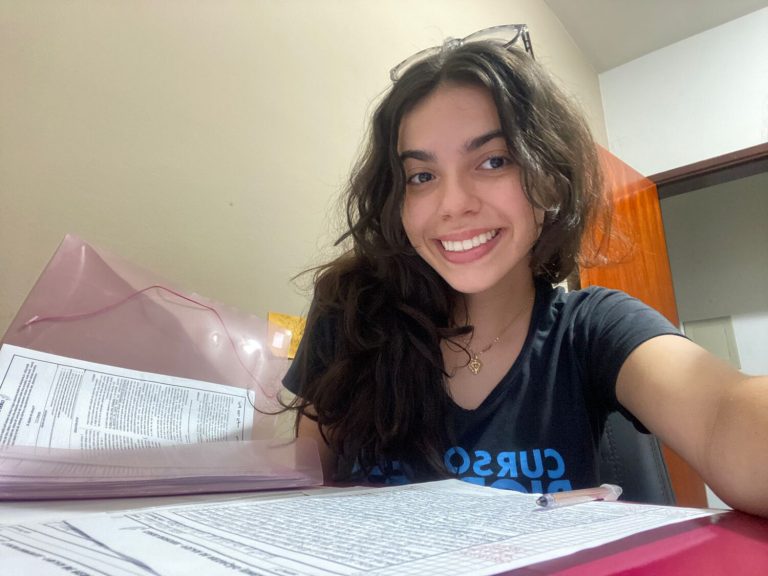 Nota 1000 do Enem fazia uma redação por semana