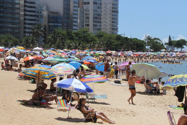 Fim de semana com sol forte, calor e temperaturas altas no ES. Veja a previsão