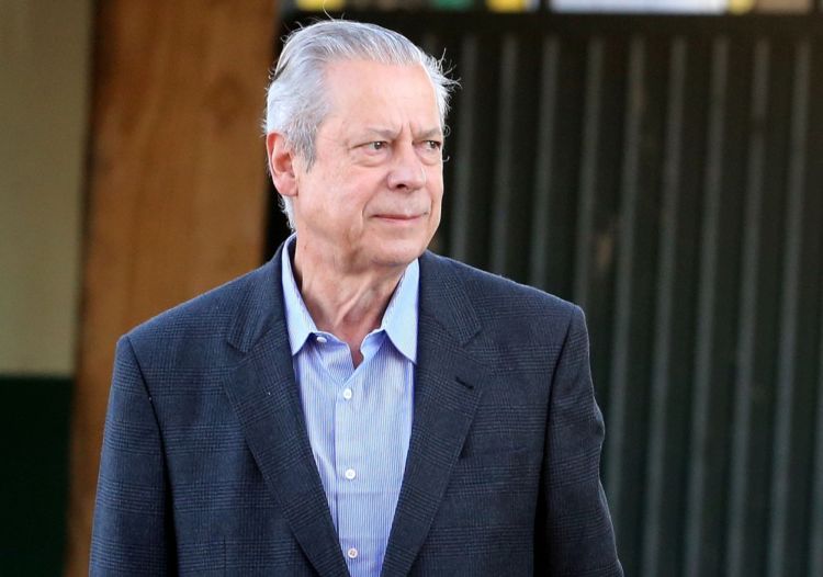José Dirceu é submetido a cirurgia para drenagem de hematoma no crânio