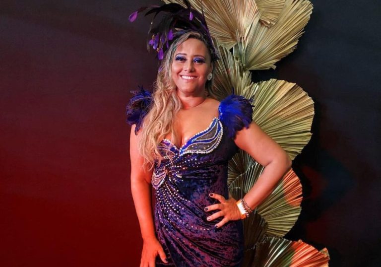 Lilian Lomeu canta as belezas do Espírito Santo à beira-mar