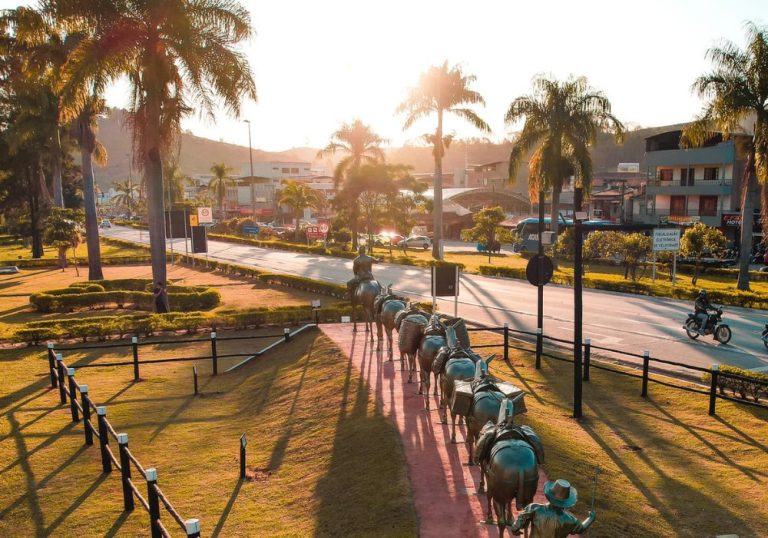 Justiça condena município a pagar R$ 7 mil a moradora que sofreu queda na rua