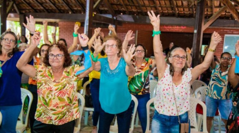 Cidade do ES promove o primeiro carnaval de rua para idosos