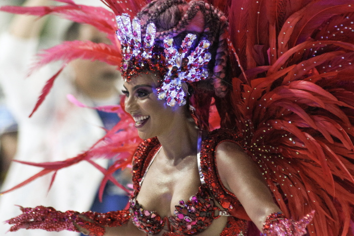 Veja como foi o desfile da Pega no Samba