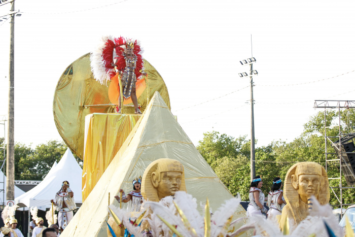 Veja como foi o desfile da Unidos de Barreiros