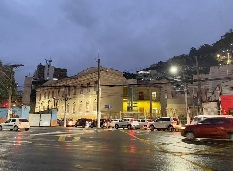 Bares no Centro de Vitória vão fechar às 23 horas durante o Carnaval
