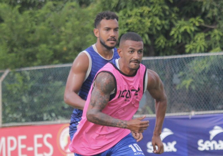 Vitória joga nesta quinta para se isolar mais no topo