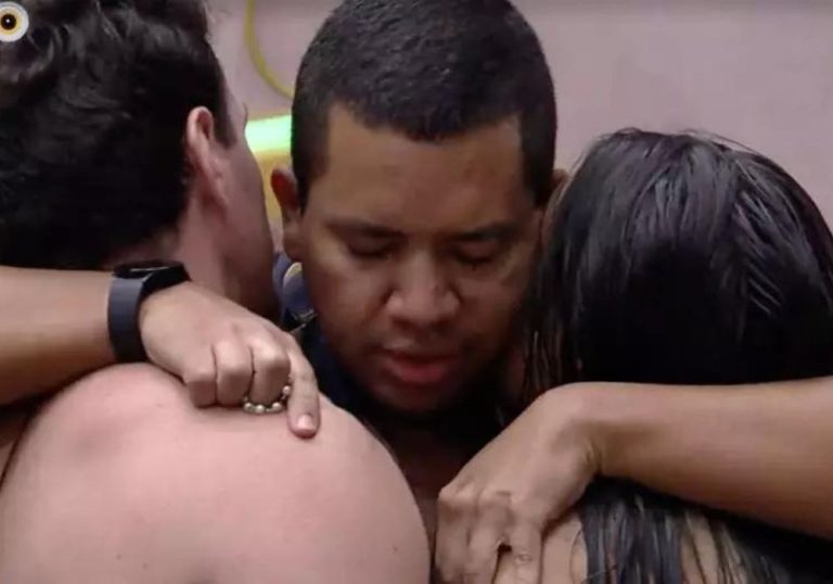Participante aperta botão e desiste do BBB 23