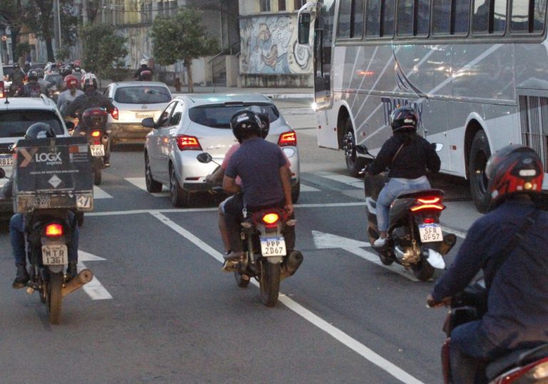Detran diz o que mais provoca multas para motociclistas