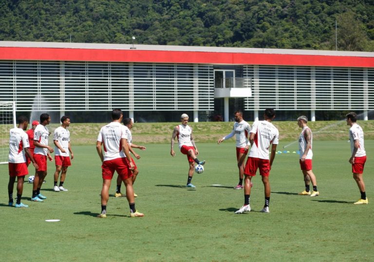 Carioca ganha peso e vira fiel da balança para Vítor Pereira no Flamengo