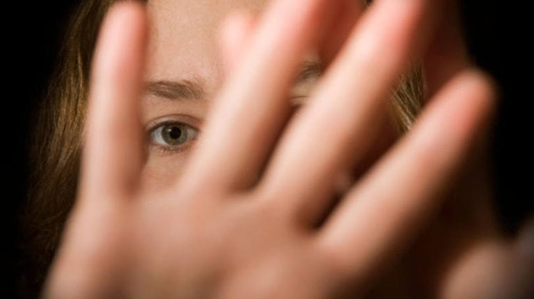 Duas mulheres são estupradas no Brasil por minuto, diz novo levantamento do Ipea