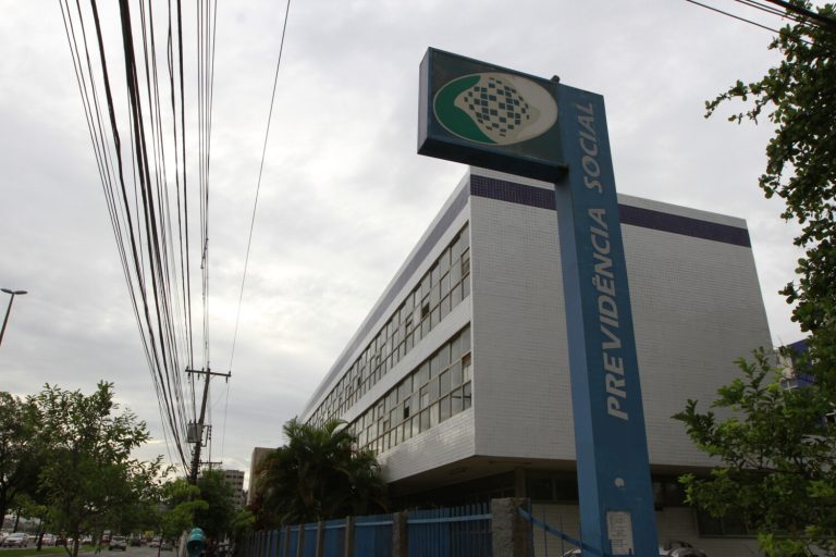 INSS interrompe contratos de empréstimos de BPC para ajuste ao Bolsa Família