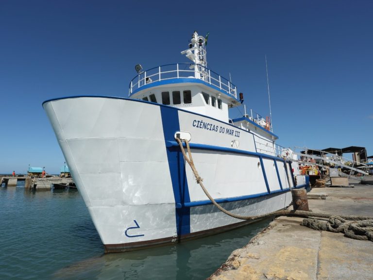Projeto vai levar estudantes da Ufes em navio-escola nesta quinta