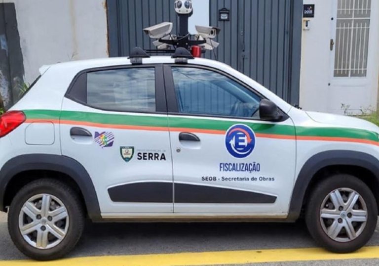 Carro com câmeras contra infrações de trânsito na Serra