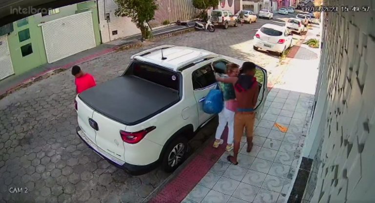 Mulher é sequestrada após ter caminhonete roubada no Norte do ES