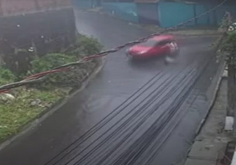 VÍDEO | Criança é atropelada por carro roubado em Manaus