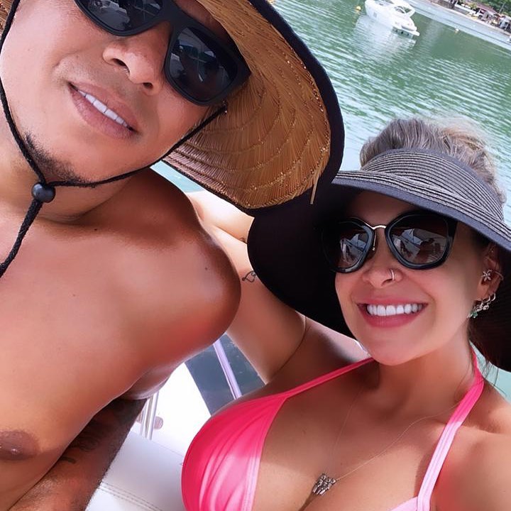 Mulher de Luís Fabiano anuncia separação ao descobrir filha fora do casamento