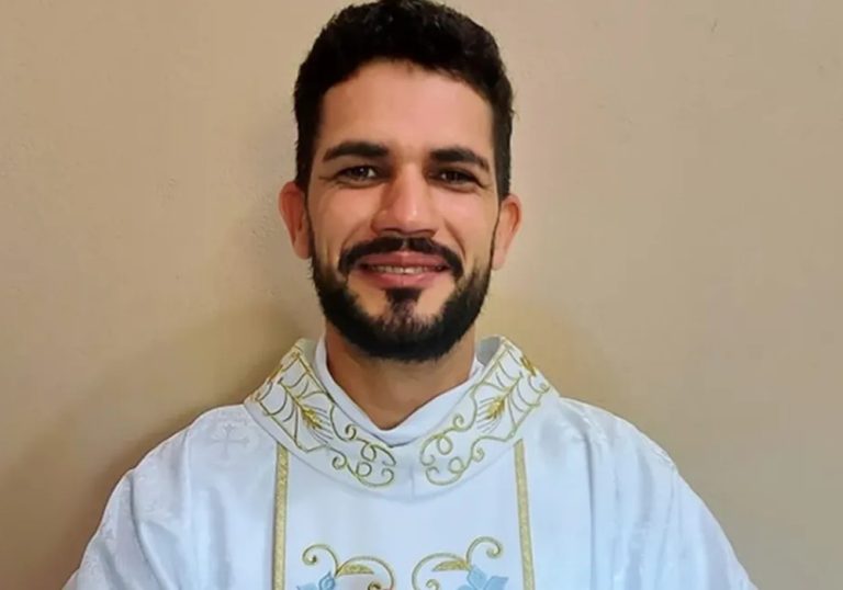 Padre encontrado morto foi extorquido por golpistas, diz polícia