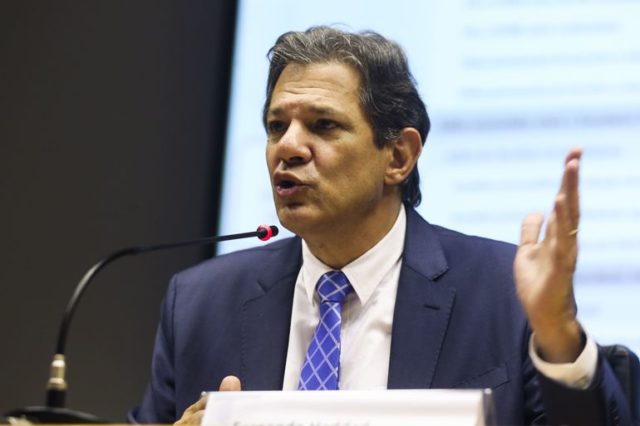 Governo vai compensar estados em R$ 26,9 bilhões por ICMS de combustíveis
