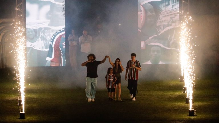 Marcelo é apresentado no Flu com Maracanã em festa: ‘voltando para casa’