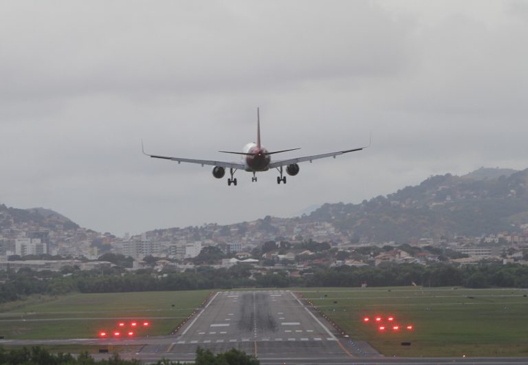 Ministro fala sobre o Voa Brasil, programa de passagens aéreas a R$ 200