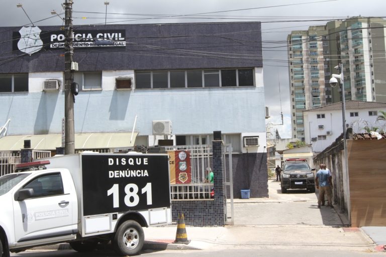 Adolescente de 13 anos morto com mais de 10 tiros em Vila Velha
