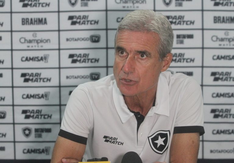 Técnico do Botafogo: “Kleber Andrade é a nossa casa”