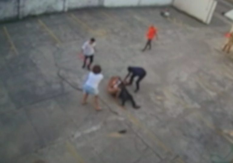 Homem nu é preso após agarrar jovem em padaria