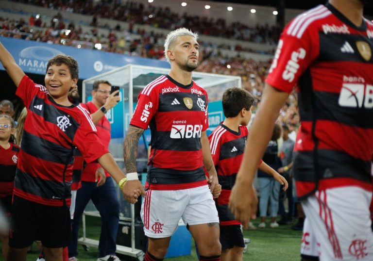 Flamengo vence Vasco e encara Fluminense em sua 5ª final seguida do Carioca