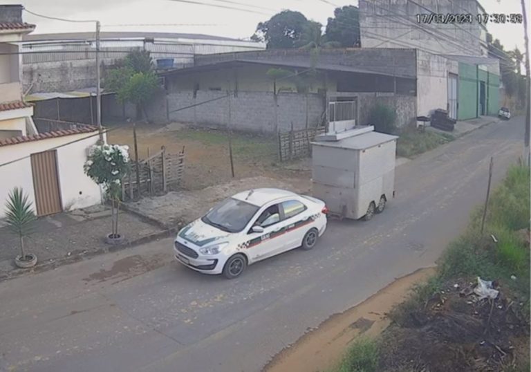 Ladrão chama táxi e rouba trailer de lanches no ES. Veja vídeo