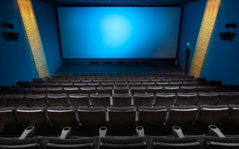 Sindicato de roteiristas de Hollywood quer permitir ChatGPT para fazer roteiros