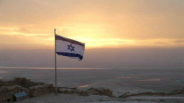 Parlamento de Israel aprova lei que impede afastamento de premiês pela Justiça