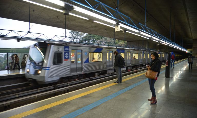 São Paulo tem 615 km de congestionamento devido à greve