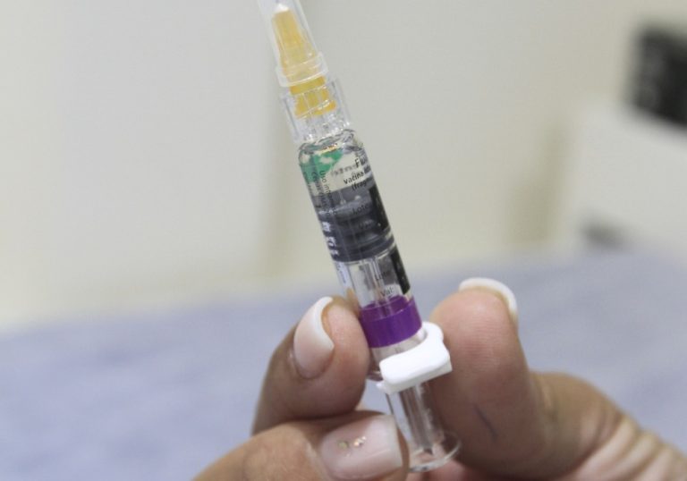 Casos de covid-19 aumentam 38% em um mês no ES