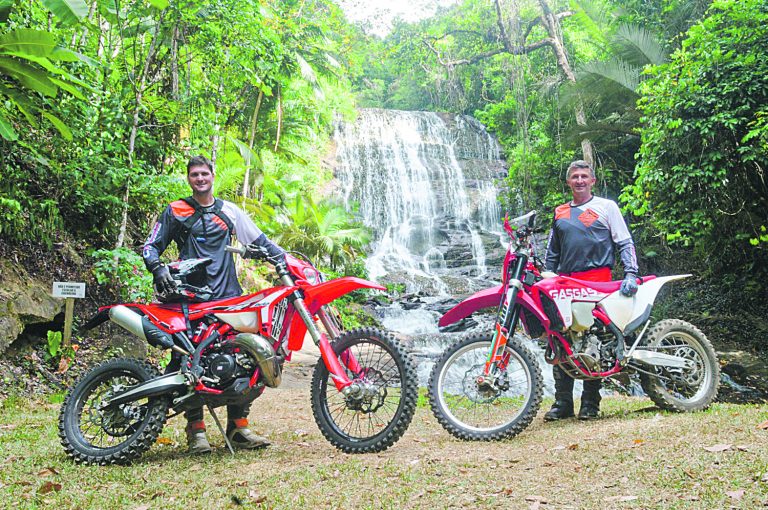 Aventura e shows de manobras nas montanhas