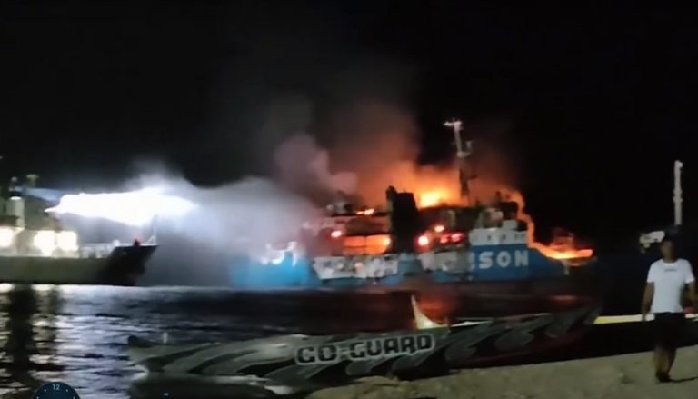 VÍDEO | Incêndio em navio deixa 31 mortos nas Filipinas