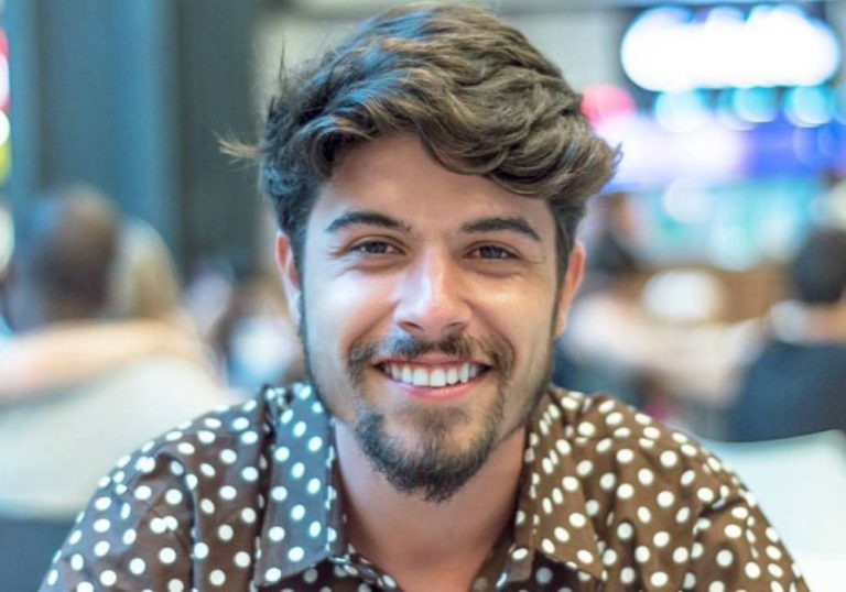 “A escrita me salvou e continua me salvando”, diz escritor Guilherme Pintto
