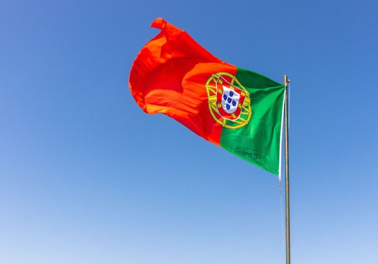 Residência em Portugal: 1º dia para solicitar documento tem site fora do ar
