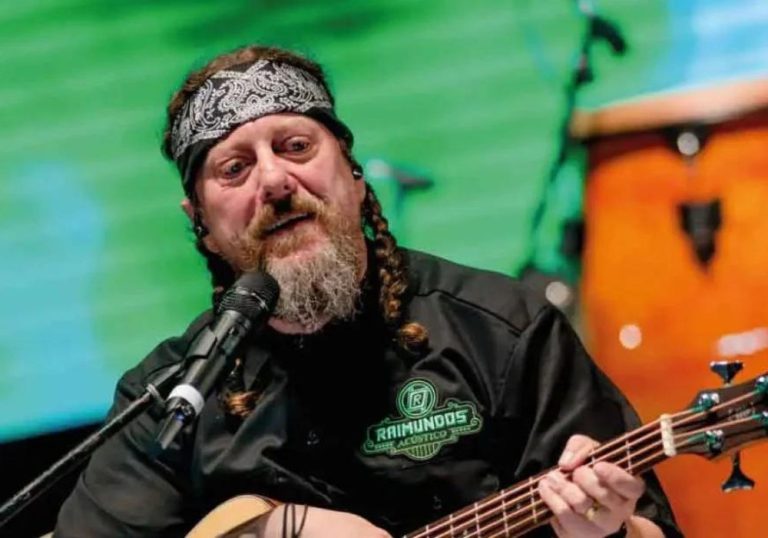 Canisso, baixista dos Raimundos, morre aos 57 anos