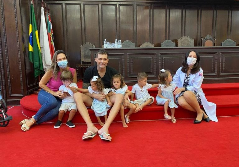Pai de quíntuplos capixabas faz transplante de células