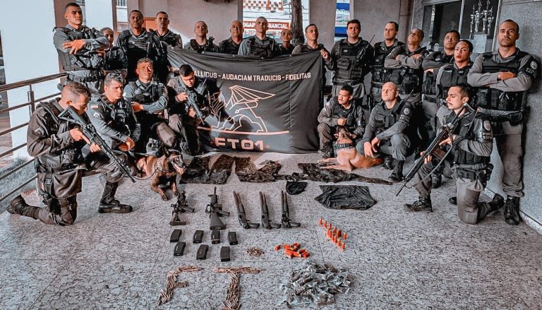 Polícia apreende armas, carregadores e munições no Morro do Cabral