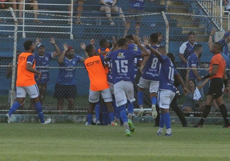 Vitória garante vaga na semifinal do Capixabão