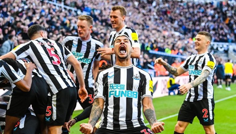 Newcastle derrota o United e sobe para o 3º lugar do Campeonato Inglês