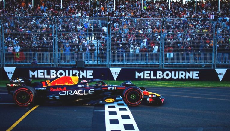 Verstappen vence GP caótico e dispara: ‘Sobrevivemos a tudo’
