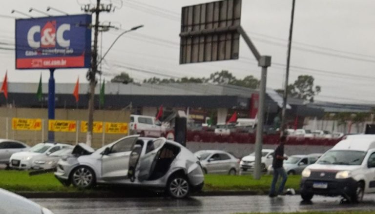 Acidentes na Serra deixam trânsito lento na manhã desta quarta