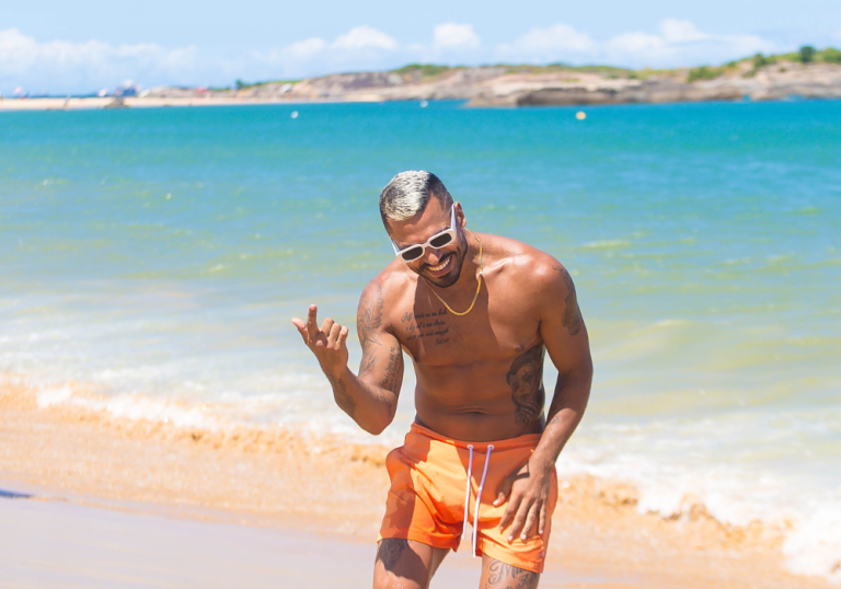 Em carreira solo, Felype Frazão lança pagode praiano