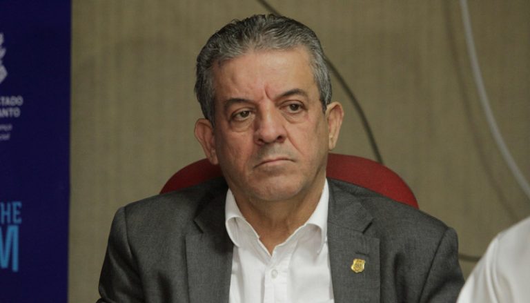 Armas unem direita e esquerda