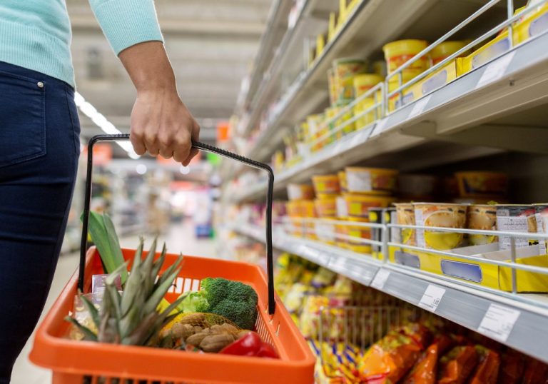 Cesta básica ficou mais barata em Vitória e em outras 12 capitais brasileiras