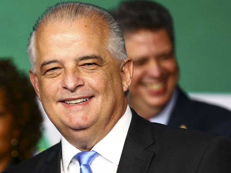 Passagens a 200 reais para 100 mil