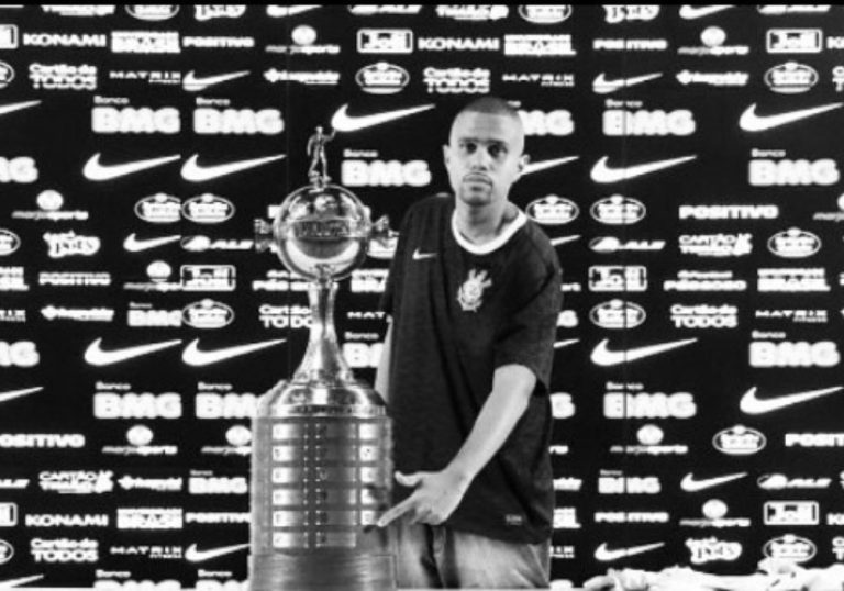 Morre um dos corintianos atacados por rojões antes de jogo no Pará