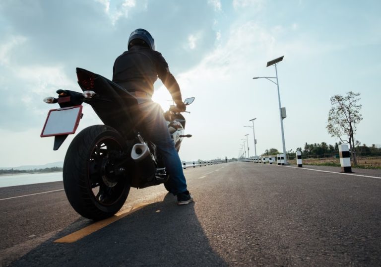 Homem é preso após roubar motoboy e ameaçar policial na Serra
